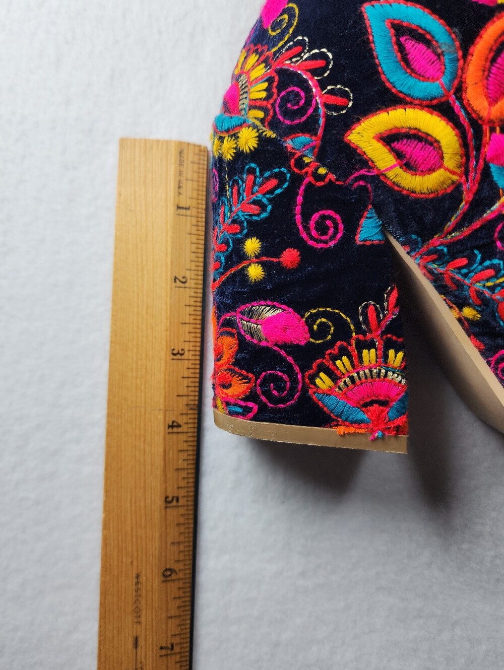 VENUS Floral Embroidered Velvet Ankle Boots Boho Festival Western 6.5 - Picture 8 of 9